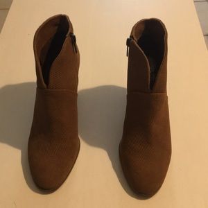 Vince Camuto VC-Franell